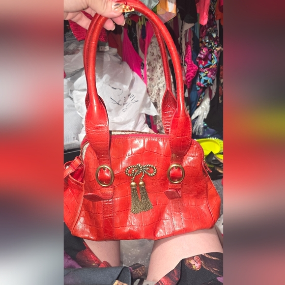 🍁🍂RARE VTG Genuine Red Leather Croc Betsey Johnson Satchel Gold Tassel Key Fob - Picture 2 of 13